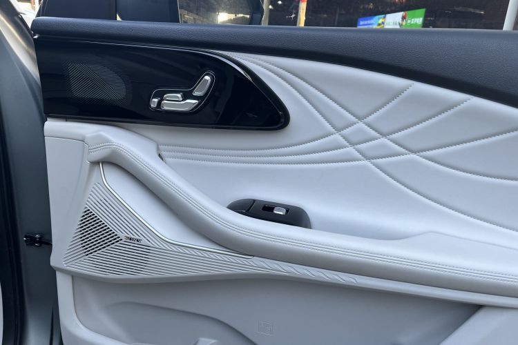 星途瑶光 2023款 400T 四驱奢享版中控内饰7004