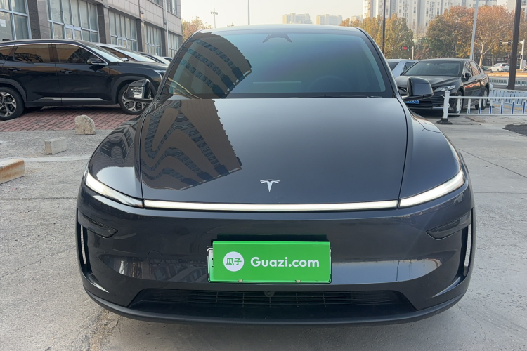 特斯拉 Model Y 2025款 后轮驱动 首发版车身外观6001