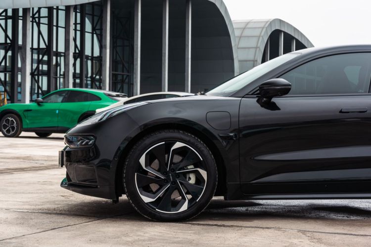 极氪001 2022款 超长续航单电机 WE版车身外观6006