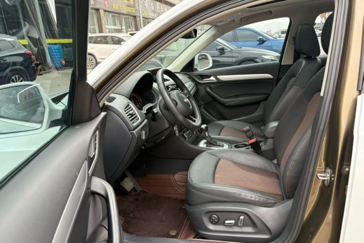 奥迪Q3 2018款 30周年年型 30 TFSI 时尚型中控内饰7002