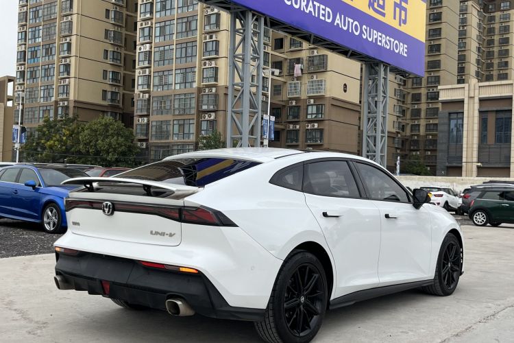 长安UNI-V 2022款 1.5T 智慧领航型车身外观6005