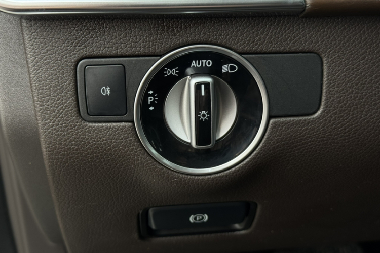 奔驰GLE 2015款 GLE 400 4MATIC中控内饰7009