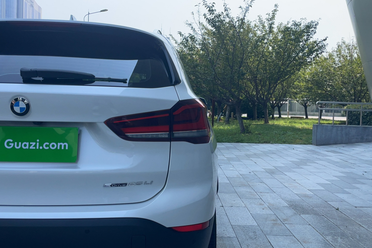 宝马X1 2022款 sDrive25Li 领先型车身外观6009