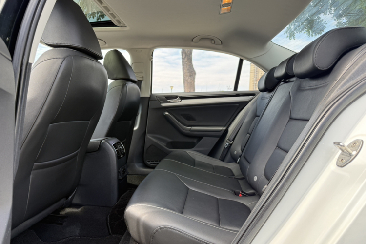 大众 速腾 2018款 280TSI DSG熠动版中控内饰7004