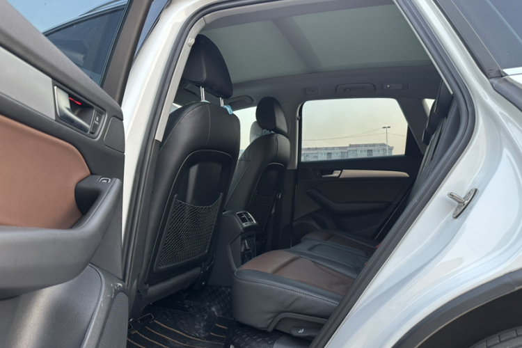 奥迪Q5 2016款 40 TFSI 技术型中控内饰7003