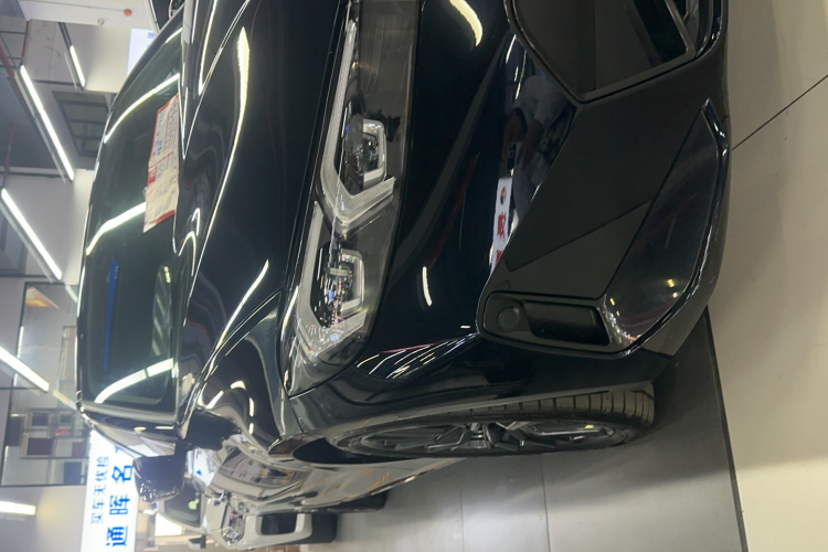 宝马3系 2023款 325Li M运动曜夜套装车身外观6005