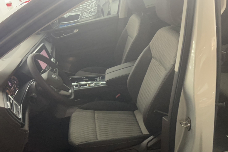 大众 威然 2022款 330TSI 商务版中控内饰7004