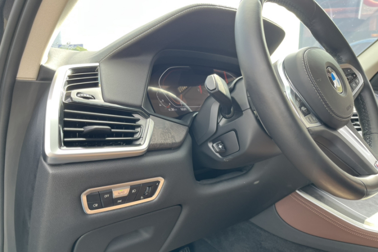 宝马X5(进口) 2022款 xDrive30i M运动套装中控内饰7007