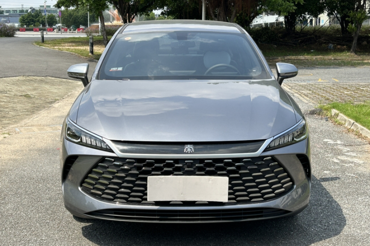 比亚迪 秦PLUS 2025款 DM-i 智驾版 55KM领先型车身外观6005