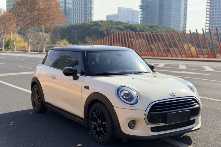 MINI 2019款 1.5T COOPER 经典派车身外观6002