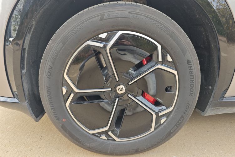 小米汽车 小米YU7 2025款 超长续航高性能四驱Max版车身外观6012