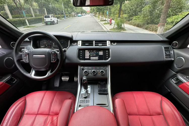 路虎 揽胜运动版 2016款 3.0 SC V6 HSE DYNAMIC中控内饰7001
