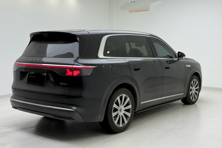 鸿蒙智行 问界M8 2025款 增程 Max+版 53.4kWh 6座版车身外观6003