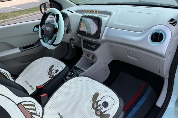 江铃集团新能源 易至EV2 2026款 PLUS+ 舒适型中控内饰7002