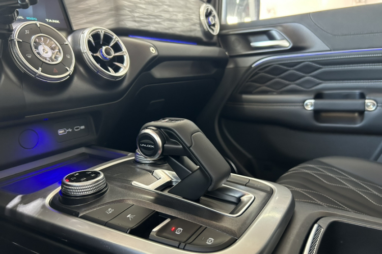 坦克300 2021款 越野版 2.0T 挑战者局部细节18