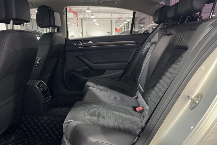 大众 迈腾 2018款 330TSI DSG 豪华型中控内饰7001