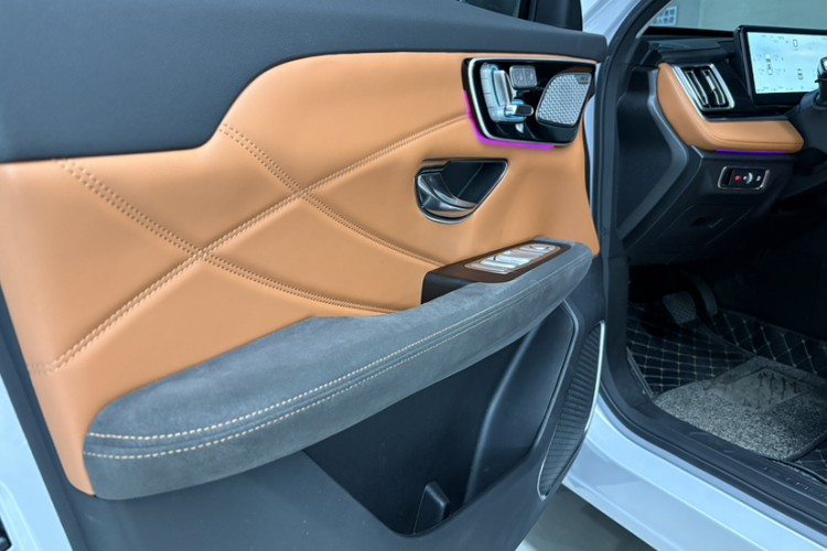 捷途山海L7 2024款 1.5T 120km ULTRA 7座中控内饰7004