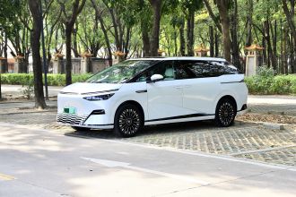 小鹏X9 2025款 650长续航 Max