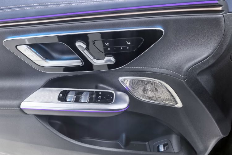 奔驰EQE 2022款 350 先锋版中控内饰7014