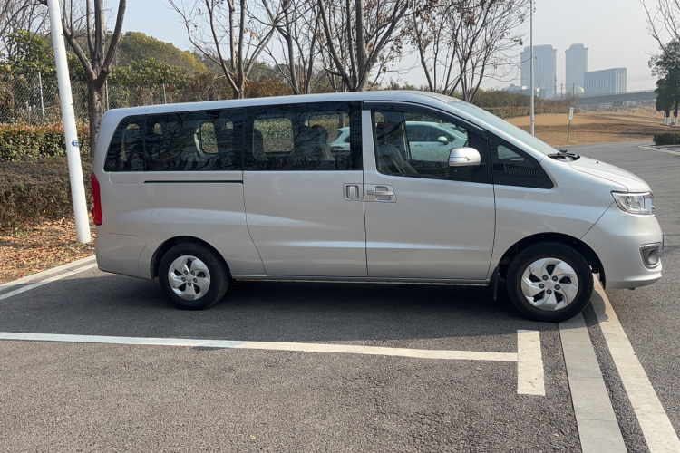 江淮瑞风 瑞风M3 2023款 PLUS 1.8L 9座智联版车身外观6003