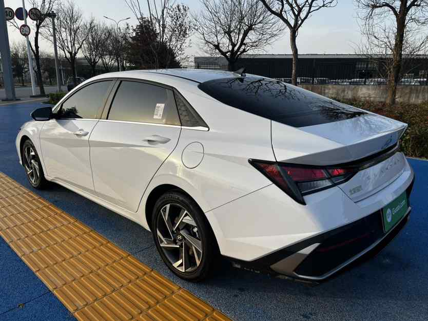 现代 伊兰特 2023款 1.5L CVT GLX精英版(4)