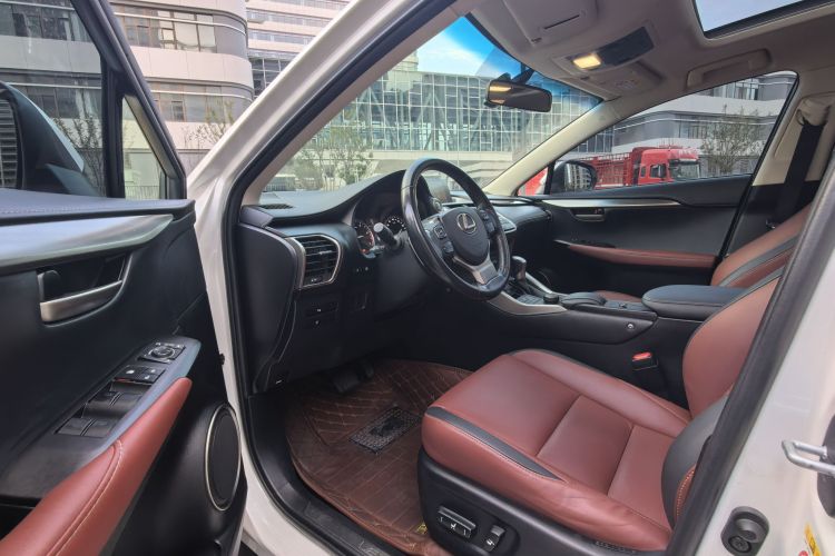 雷克萨斯NX 2015款 200t 全驱 锋尚版中控内饰7001