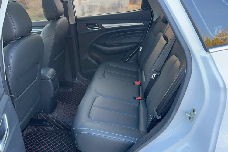 荣威RX3 2018款 1.6L 手动旗舰版中控内饰7005