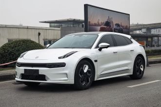 极氪001 2022款 长续航双电机 WE版