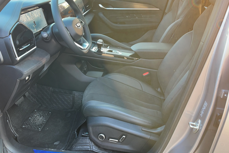 吉利汽车 星越L 2024款 2.0TD 高功自动两驱天际版局部细节19