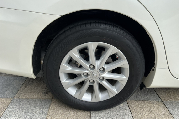 丰田 凯美瑞 2015款 2.0G 领先版车身外观6003