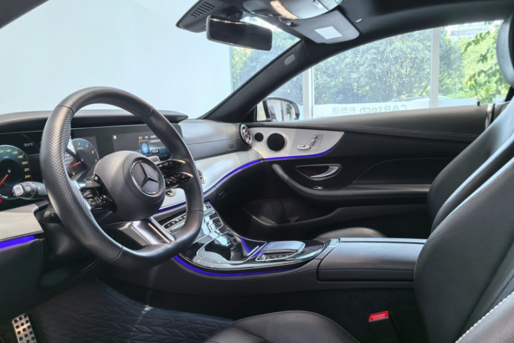 奔驰E级(进口) 2023款 E 260 轿跑车中控内饰7005