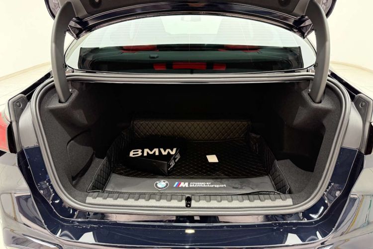 宝马2系 2025款 225L M运动曜夜套装局部细节23