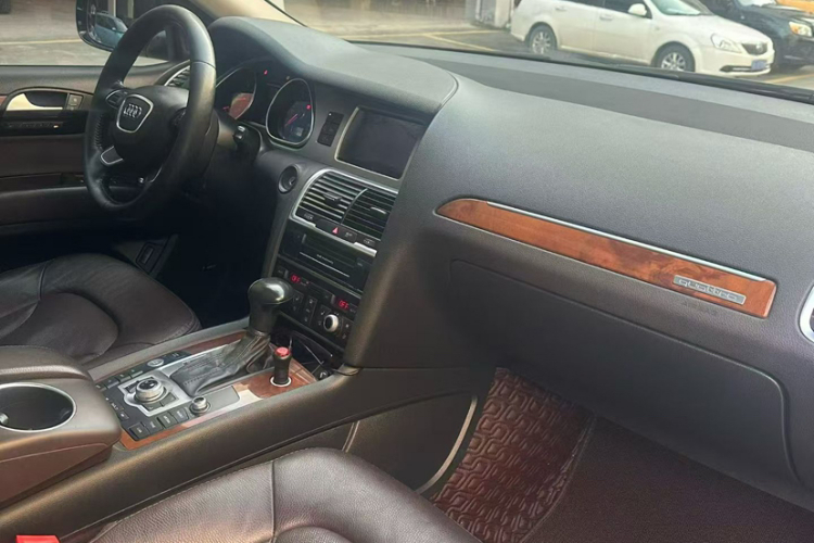 奥迪Q7 2014款 35 TDI 运动型车身外观6006