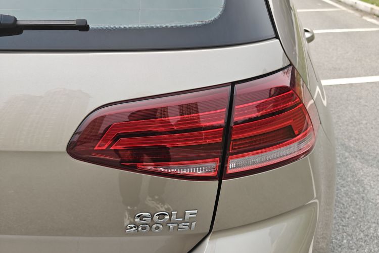 大众 高尔夫 2020款 200TSI DSG舒适进取版车身外观6008