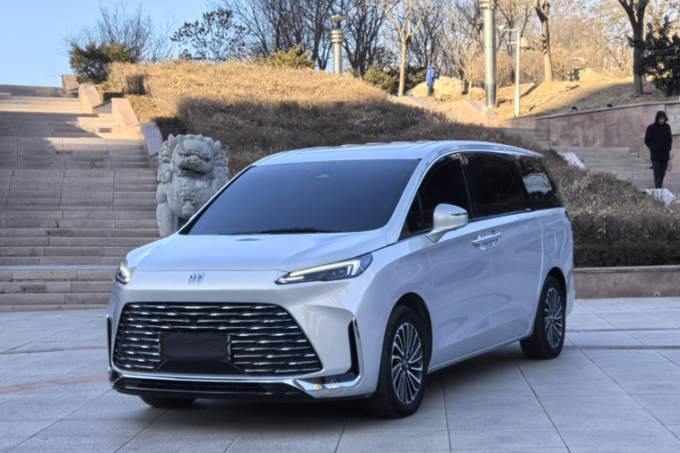 别克GL8新能源 2025款 陆尚 尊享版 7座车身外观1