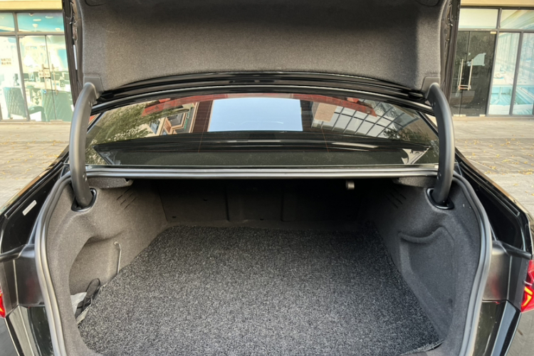 奥迪A6L 2019款 40 TFSI 豪华致雅型车身外观6010