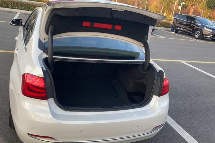 宝马3系 2019款 320Li xDrive 时尚型局部细节23