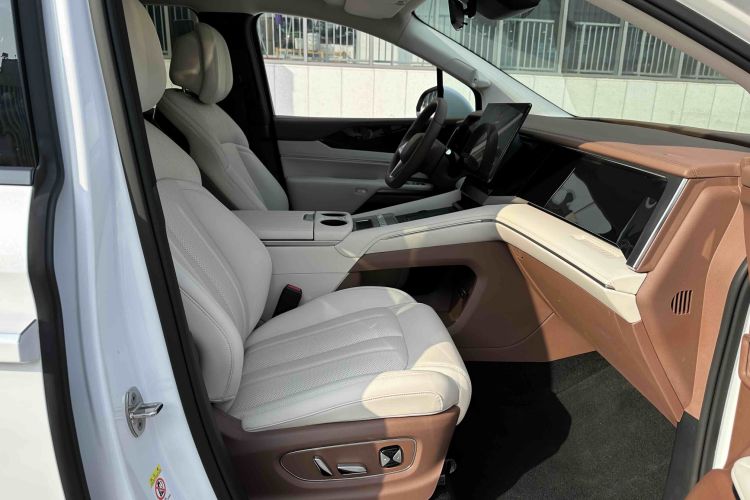 比亚迪 夏 2025款 DM-i 1.5T 180km 超越型中控内饰7009