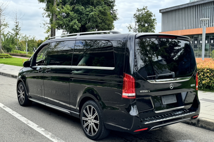 奔驰V级 2022款 V 260 L 长轴距豪华版车身外观6010