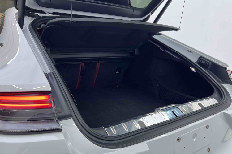 保时捷 2023款 Panamera 4 行政加长铂金版 2.9T中控内饰7007