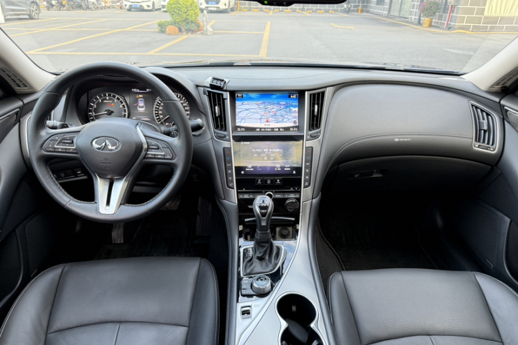 英菲尼迪Q50L 2018款 2.0T 逸享版 国VI中控内饰7004