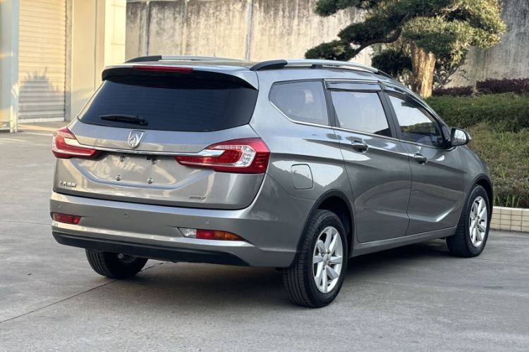 宝骏310W 2017款 1.5L 手动时尚型 国V车身外观6004