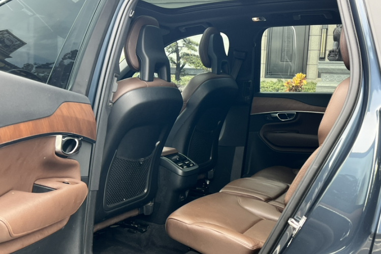 沃尔沃XC90 2021款 B5 智行豪华版 7座中控内饰7003