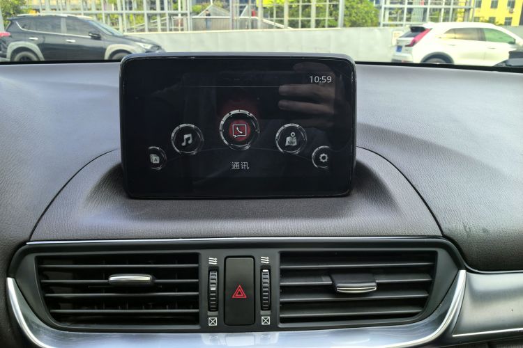 马自达CX-4 2018款 2.5L 自动四驱蓝天激情版 国V中控内饰7013