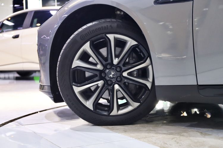 小鹏P7 2021款 480E车身外观6007