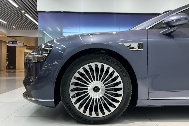 鸿蒙智行 享界S9T 2025款 增程 Ultra长续航版车身外观6005