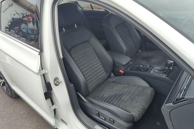 大众 迈腾 2020款 330TSI DSG 豪华型中控内饰7005