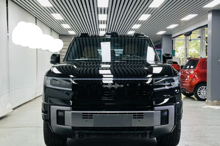 方程豹 豹8 2025款 智勇旗舰版 7座车身外观6003