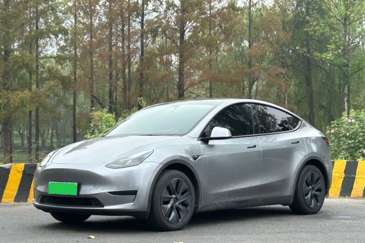 特斯拉 Model Y 2024款 后轮驱动版车身外观1