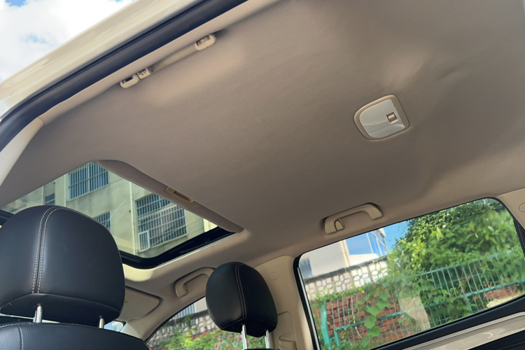 吉利汽车 远景X6 2016款 1.8L 手动尊贵型中控内饰7003